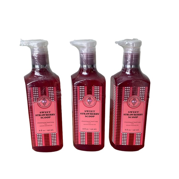 Bath Body Works Sweet Strawberry Scoop Cleansing Gel Hand Soap-Essential oils x3 - Picture 1 of 3